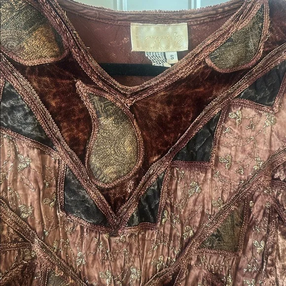 Cache Top - Picture 2 of 4